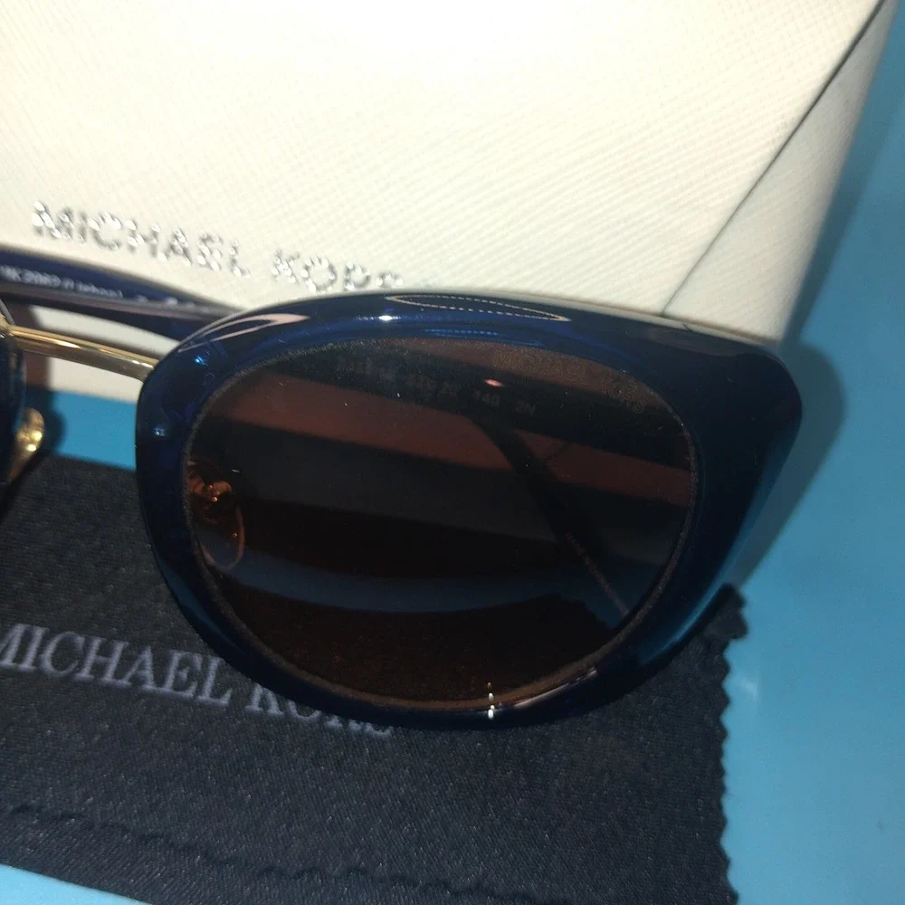 Michael Kors Lisbon MK 2062 Navy Blue Cat Eye Sunglasses 3322H4 52-20-140
